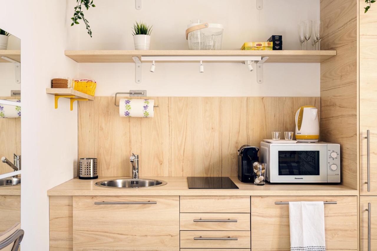 A Yellow Touch - Modern Studio In Isola Milano Exterior photo